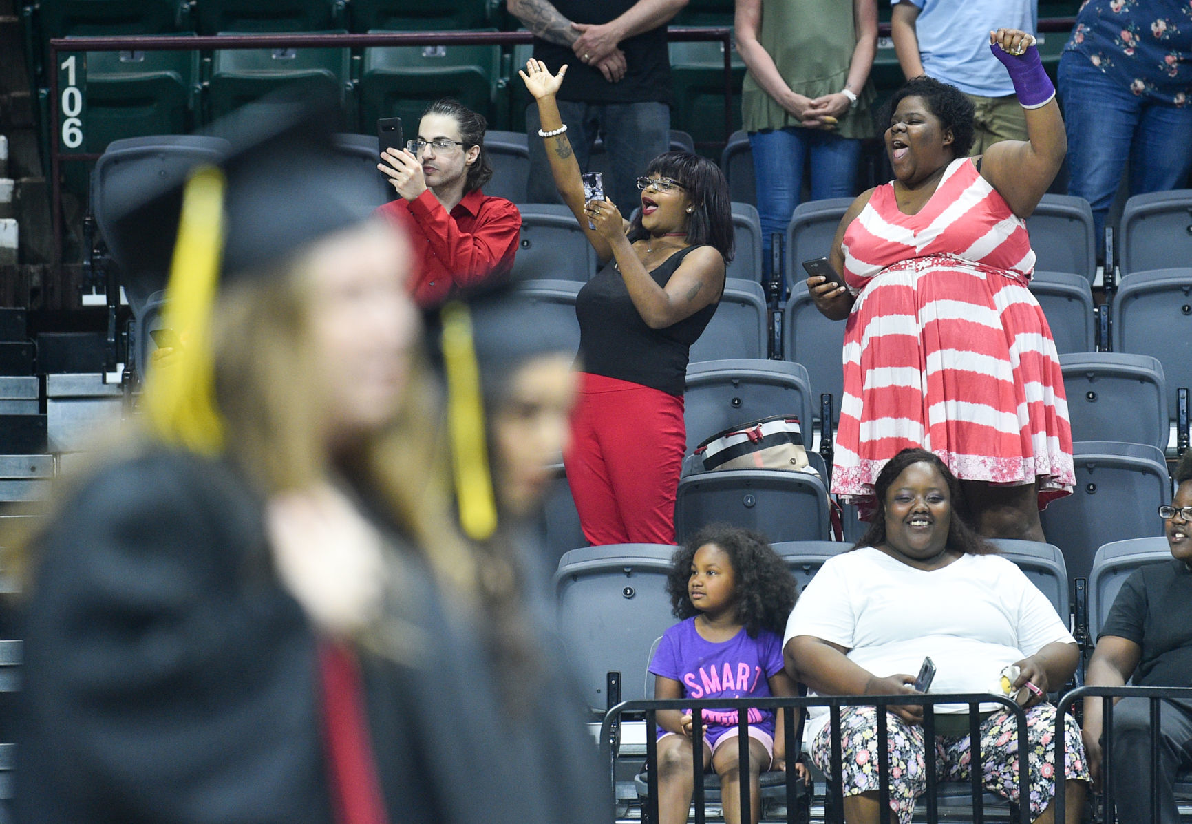 051719-mda-nws-BHCgrad-021a.jpg